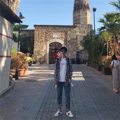 费启鸣头像阳光帅气甜炸了的
