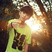 笑的很帅气的90后小清新男生头像图片