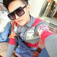 很有男人味的瓜子脸男生自拍头像