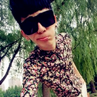 个性好看戴眼镜的男生头像