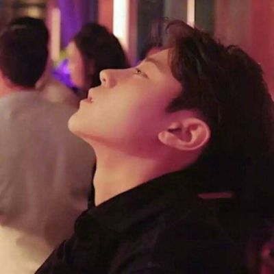qq头像男生侧面帅气阳光最新