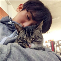 男生抱动物头像