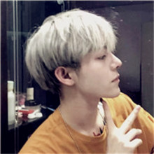 剪刀手男生头像