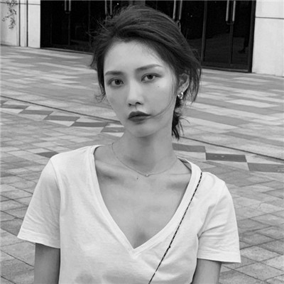 最新微信女生头像高冷超拽有范