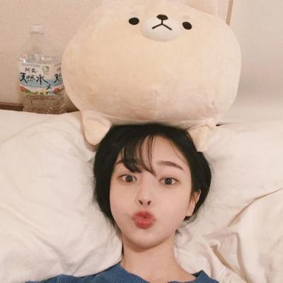 适合夏天的女生微信头像小清新萌妹子