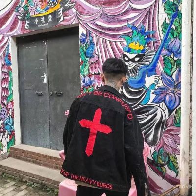 落寞帅气的男生伤感微信头像