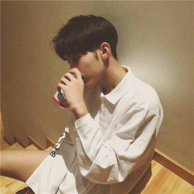 韩国帅气欧巴微信头像超拽男生
