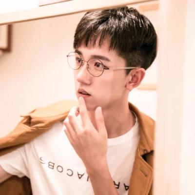 干净帅气有个性的微信帅哥头像最新