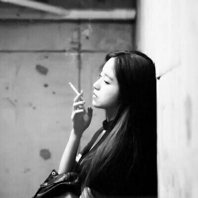 微信头像长发美女侧面最新