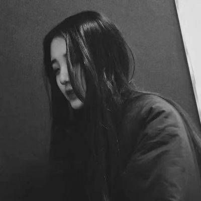 微信头像长发美女侧面最新