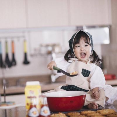 最火爆微信头像萌娃女