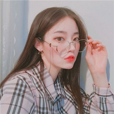 气质长发迷人女生头像图片