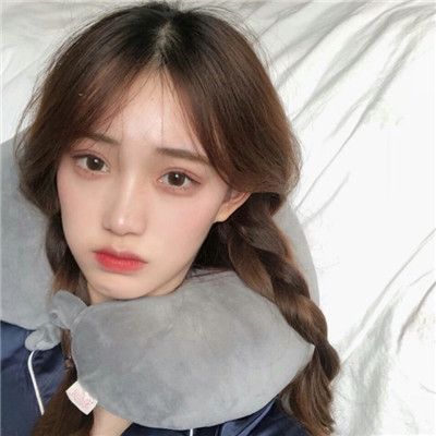 气质长发迷人女生头像图片