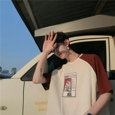 最火爆微信头像男生帅气阳光