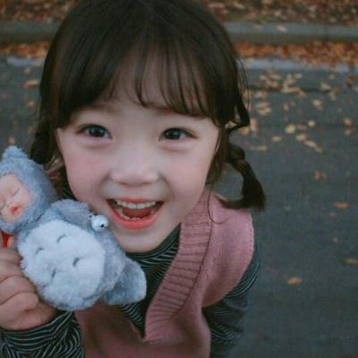 呆萌可爱微信小孩头像漂亮女生专属