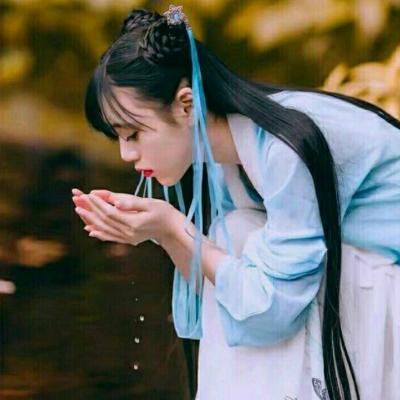 最新微信头像古风女生真人冷艳