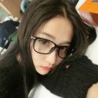 唯美好看的长发美女微信头像