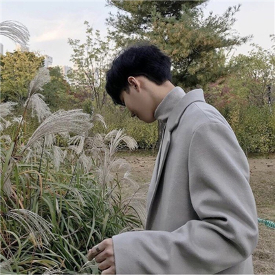微信男生头像伤感孤独最新精选