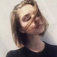 帅气可爱的欧美女生微信头像