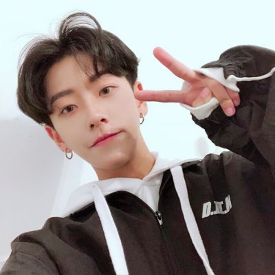 帅哥微信头像真人图片大全集最新