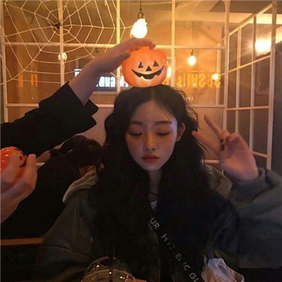 微信头像女生头像抱宠物女神范