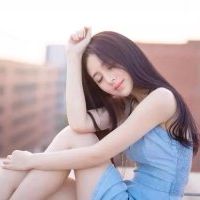 微笑面对生活的女生微信头像
