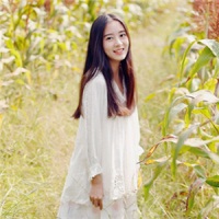 微笑面对生活的女生微信头像