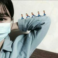 微笑面对生活的女生微信头像