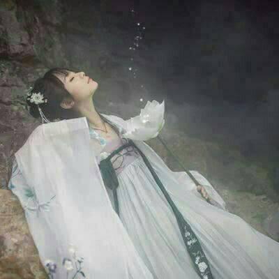 最好看微信古风头像女生真人版