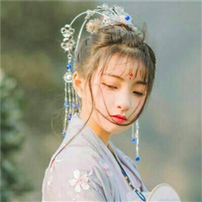 最好看微信古风头像女生真人版