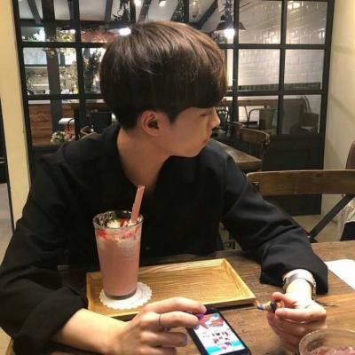 酷一点帅一点的男生微信头像最新