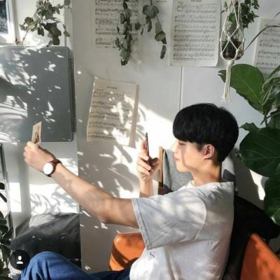 酷一点帅一点的男生微信头像最新