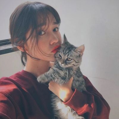 小仙女与小动物的亲密合照头像