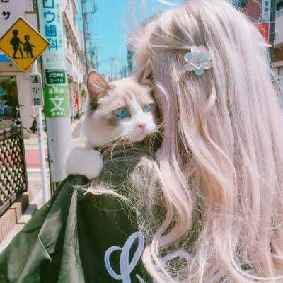 小仙女与小动物的亲密合照头像
