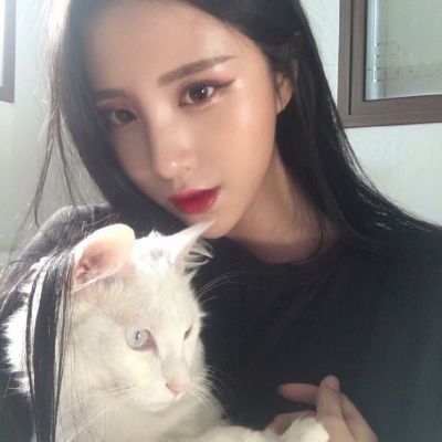 小仙女与小动物的亲密合照头像