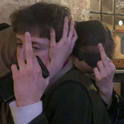 男生头像  往往对生活的不满，会成为我们的丧