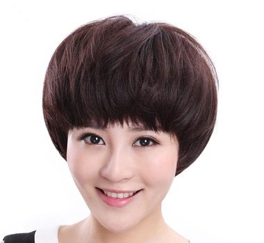 蘑菇头中间带一撮毛的发型图片 女生蘑菇头发型