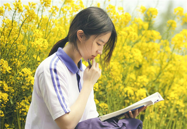 校服配什么发型最好看 女神示范