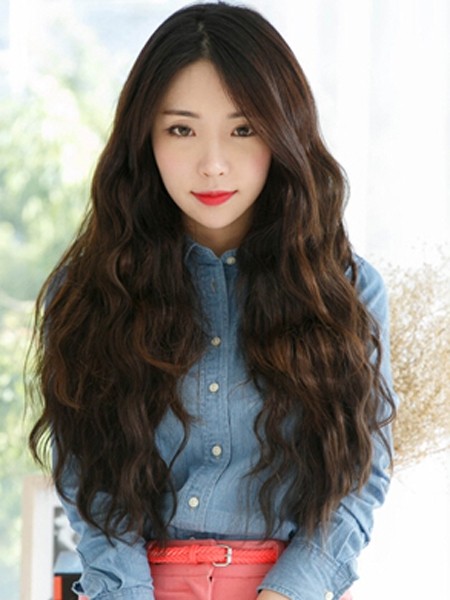 当前最流行的韩国女生发型图片 韩式长卷发最抢眼