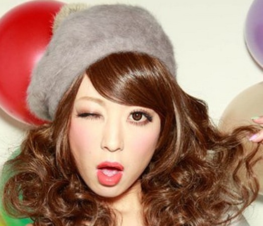 韩国女生长发蛋卷头图片