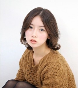 清新优雅的韩式荷叶头发型图片
