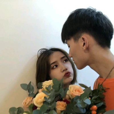 溺毙:一对两张潮流魅力真人情头.你心里有人吗 没人我就进来了