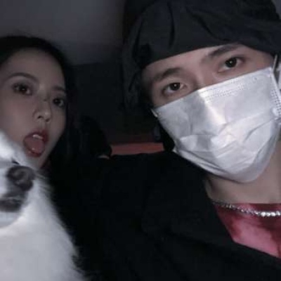 溺毙:一对两张潮流魅力真人情头.你心里有人吗 没人我就进来了