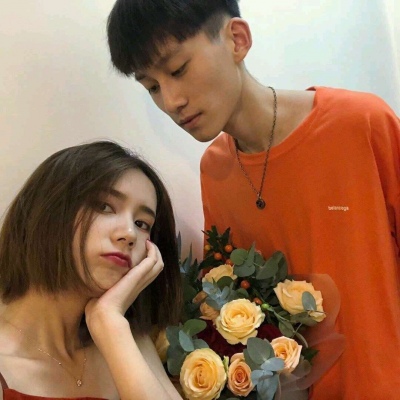 溺毙:一对两张潮流魅力真人情头.你心里有人吗 没人我就进来了
