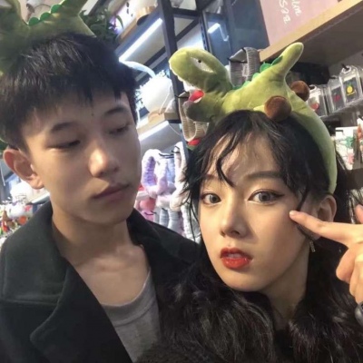 溺毙:一对两张潮流魅力真人情头.你心里有人吗 没人我就进来了