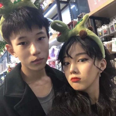 溺毙:一对两张潮流魅力真人情头.你心里有人吗 没人我就进来了