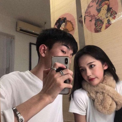 溺毙:一对两张潮流魅力真人情头.你心里有人吗 没人我就进来了