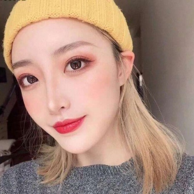 念七 精致女生染发社会酷头像