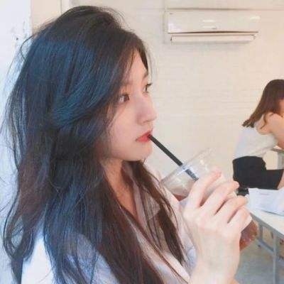 要保持自己的独特啊，也要为所有人着想，得到在乎的人的认可，加油吧！
