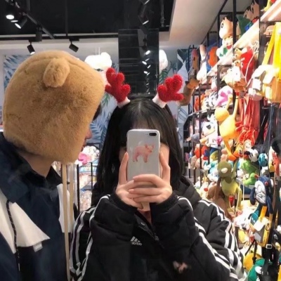 念七 一对两张情侣真人过年头像